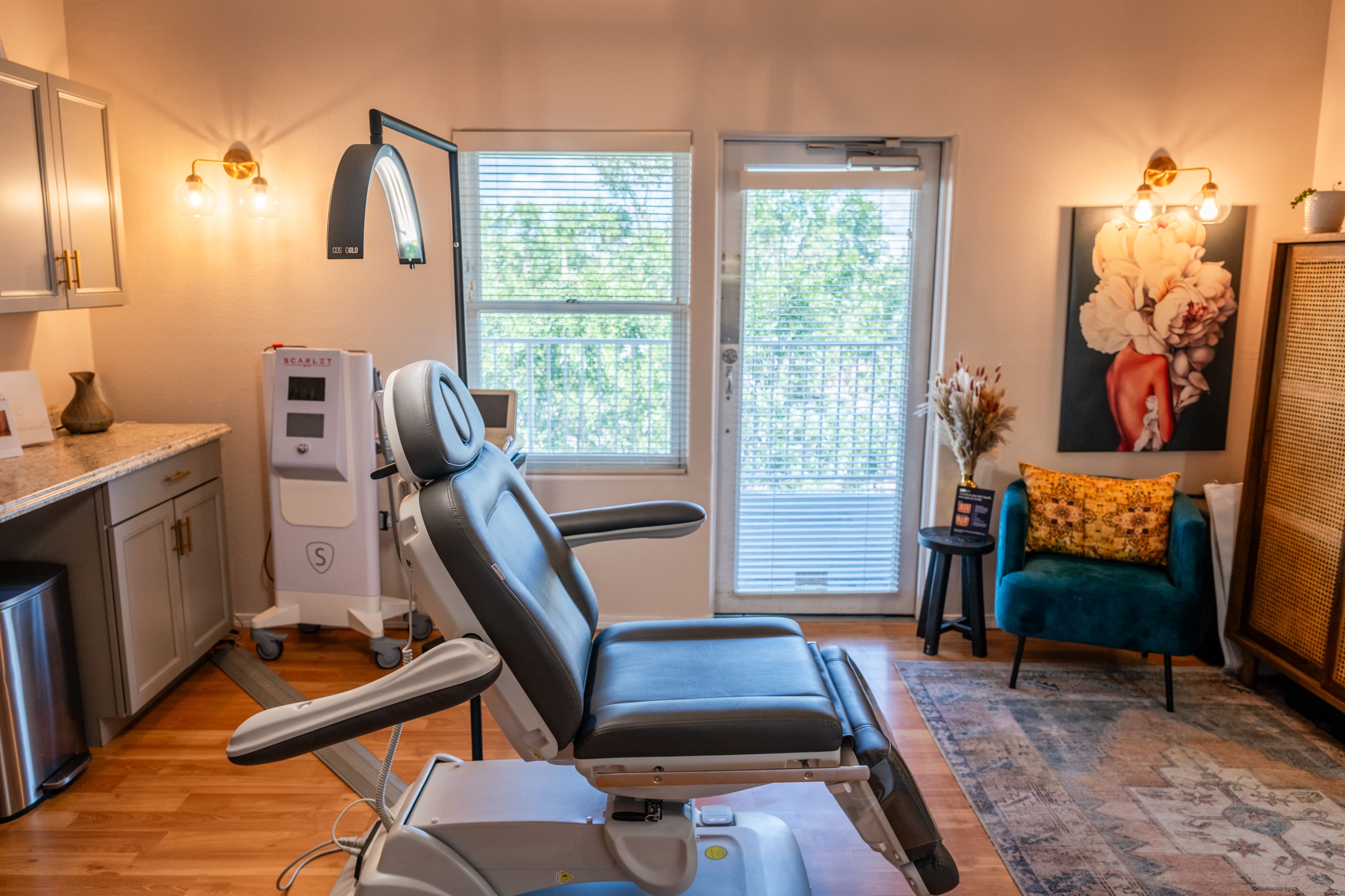 A room with two chairs and a table